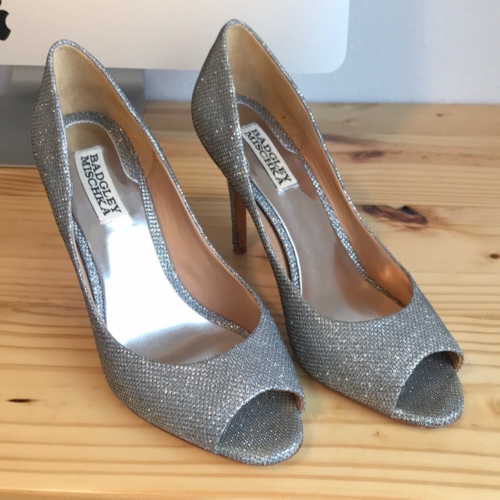 ✨BADGLEY MISCHKA✨Diamond Drill Silver Glitter Heel - Picture 3 of 5